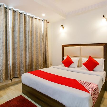 Oyo Hotel New Geetanjali Near Gautam Buddha Park Лакнау Екстериор снимка