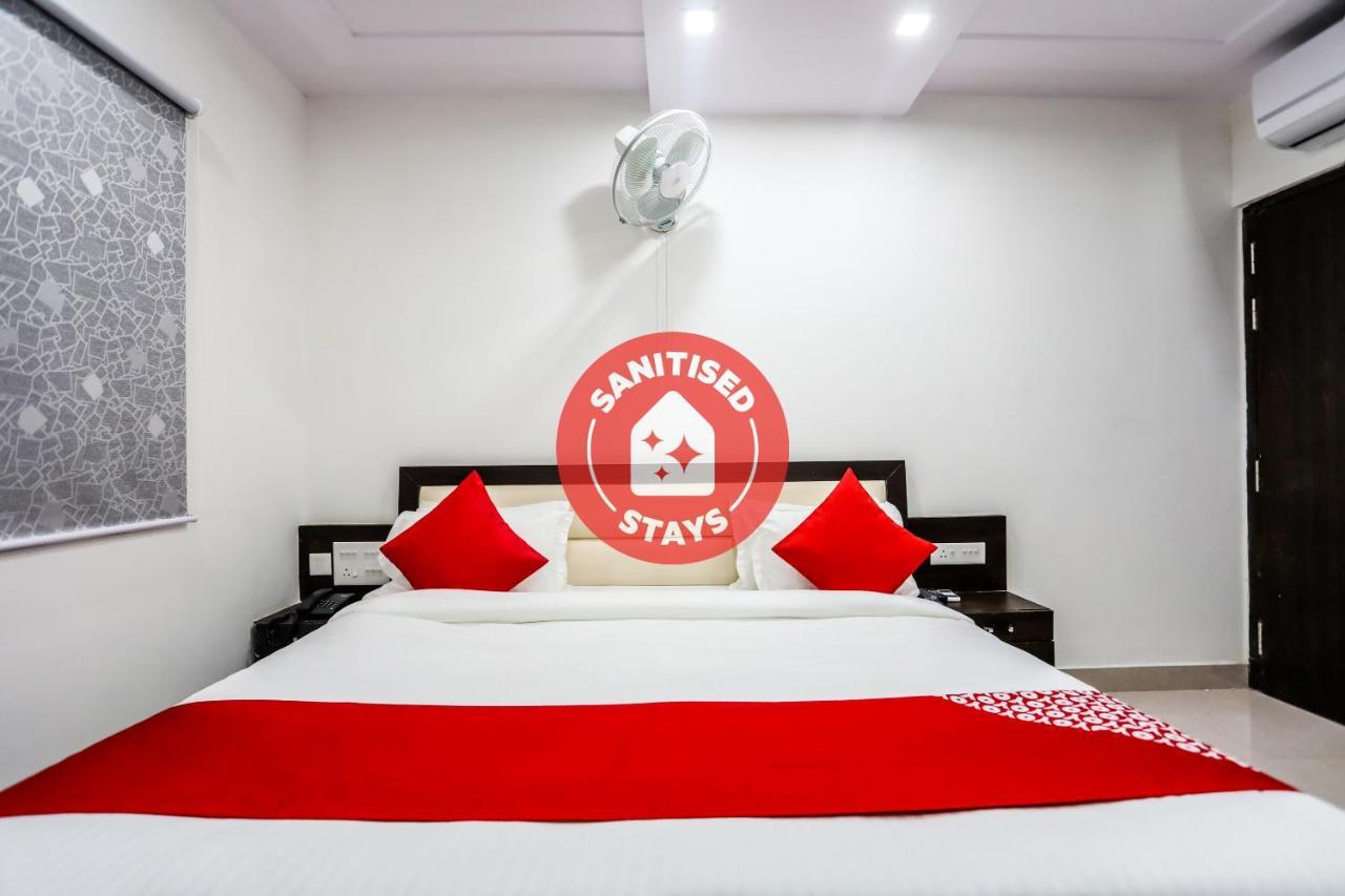 Oyo Hotel New Geetanjali Near Gautam Buddha Park Лакнау Екстериор снимка