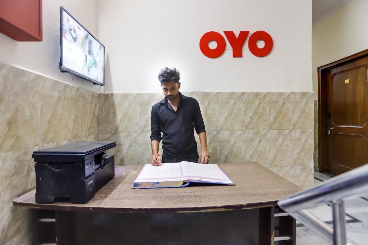 Oyo Hotel New Geetanjali Near Gautam Buddha Park Лакнау Екстериор снимка