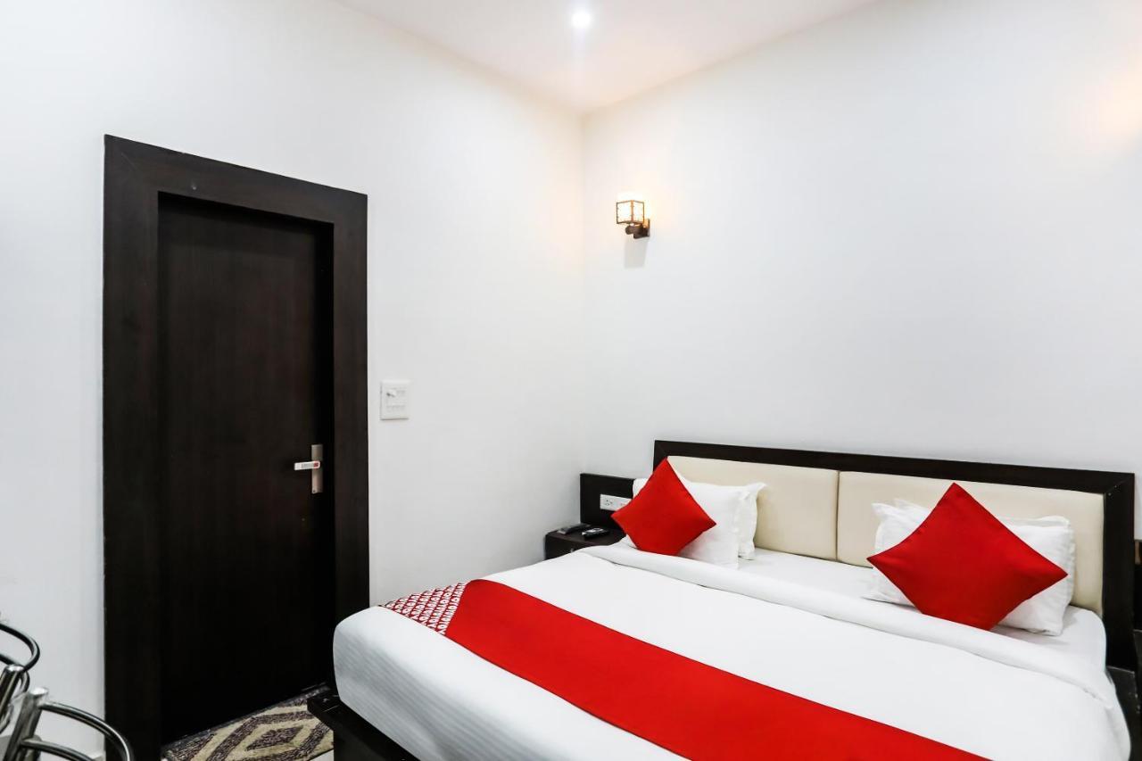 Oyo Hotel New Geetanjali Near Gautam Buddha Park Лакнау Екстериор снимка