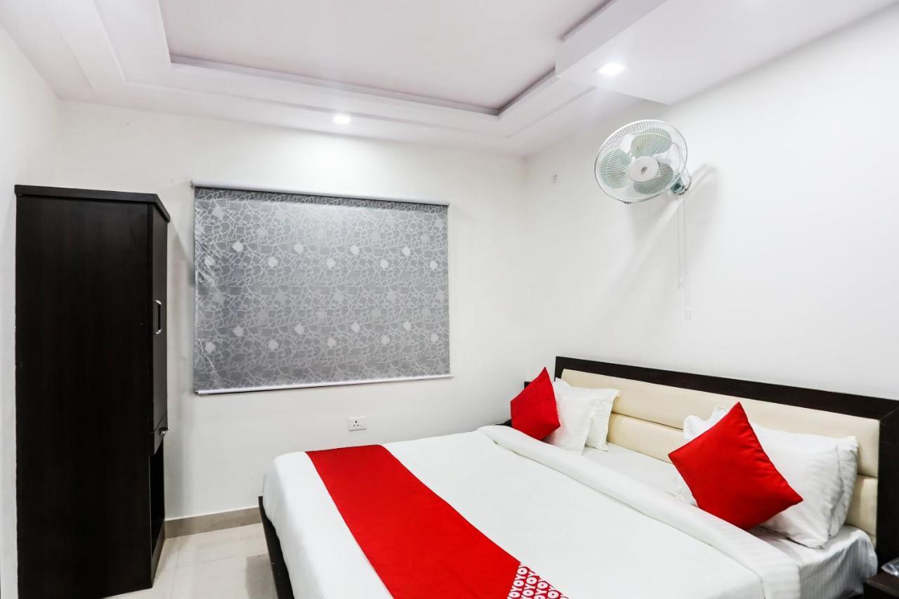 Oyo Hotel New Geetanjali Near Gautam Buddha Park Лакнау Екстериор снимка