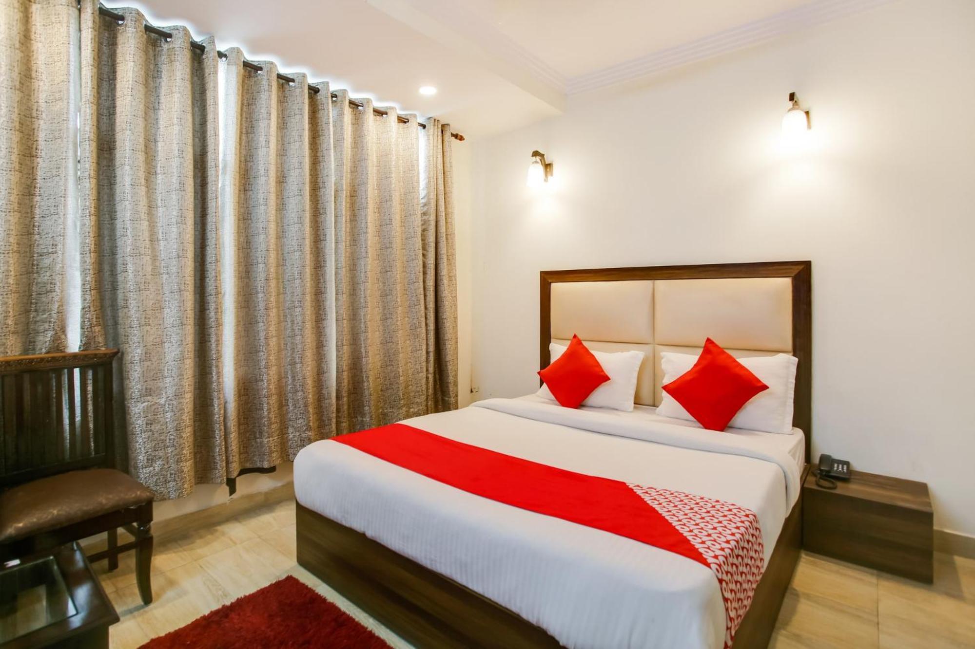 Oyo Hotel New Geetanjali Near Gautam Buddha Park Лакнау Екстериор снимка