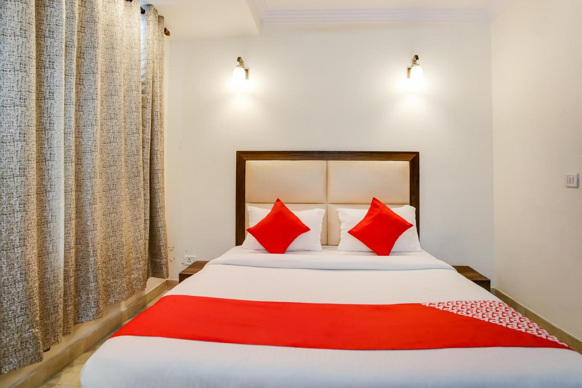 Oyo Hotel New Geetanjali Near Gautam Buddha Park Лакнау Екстериор снимка